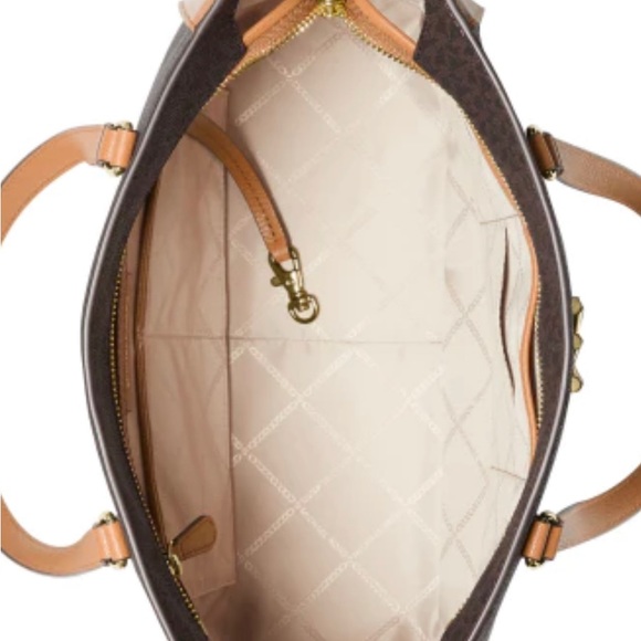 Brand New without tags Michael Michael Kors
SYLVIA SIGNATURE MEDIUM TOTE - Picture 3 of 14